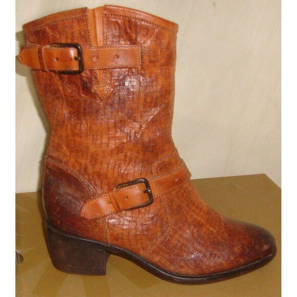 UGG Italian Collection CONCHETTA Weave Leather Buckle Boots Size US 7,EU 38 NEW - Picture 1 of 4